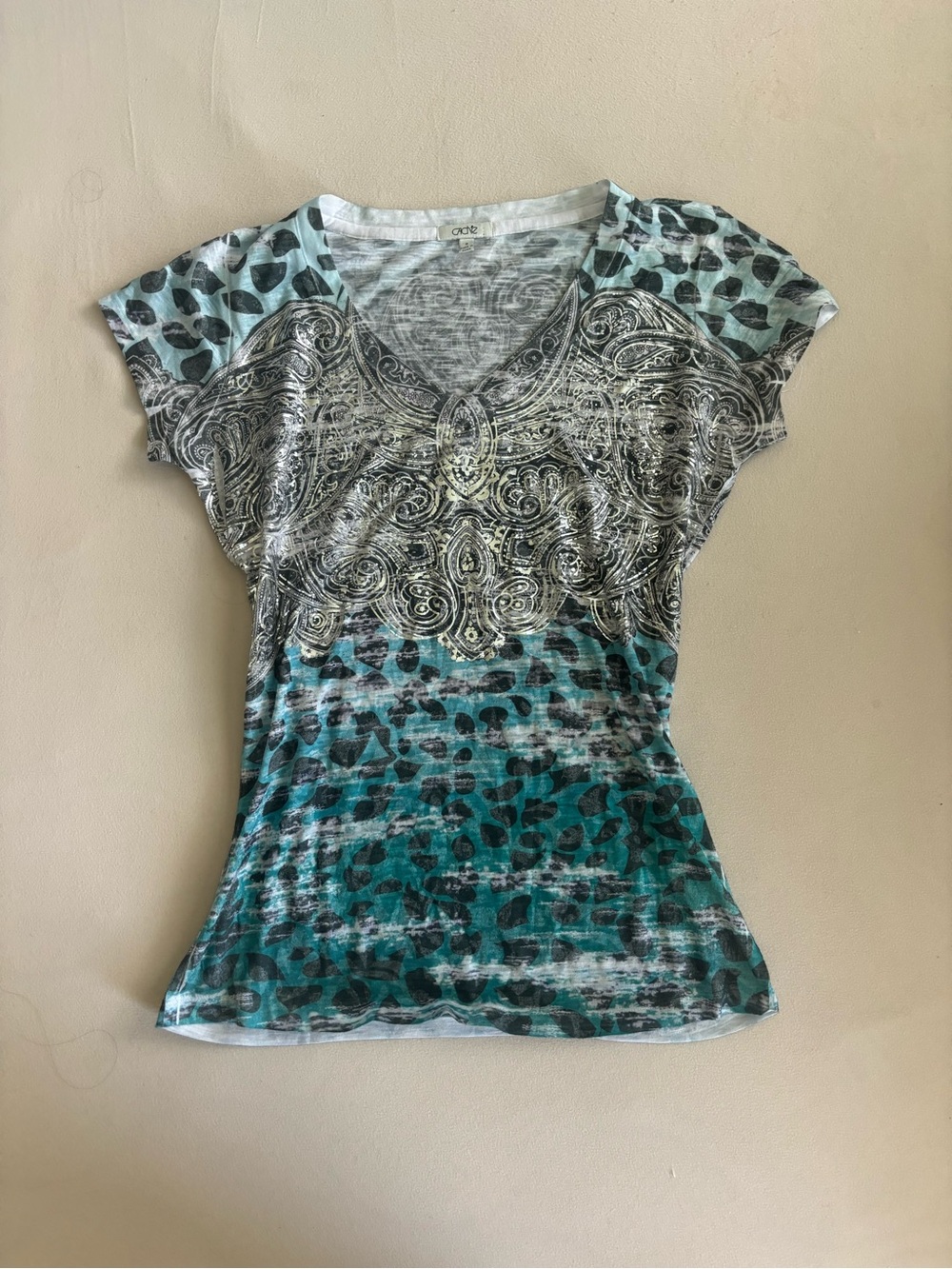 cachè paisley animal print v neck baby tee small